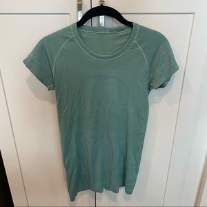 Lululemon swiftly tech short sleeve shirt